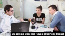 Максим, Тимур Сайфутдинов и Валентина Лаук, участвовавшая в испытании протеза Maxbionic