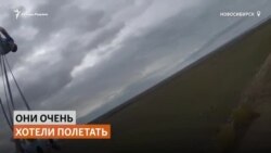 Воздушные гимнастки впервые в мире сели на шпагат в небе над Новосибирском