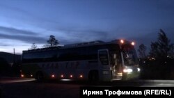 Послушницы женского монастыря приехали и уехали на автобусе