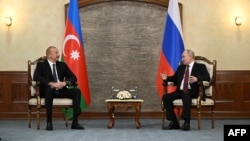 Rusiya prezidenti Vladimir Putin Bişkekdə Azərbaycan prezidenti İlham Əliyevlə görüşüb.