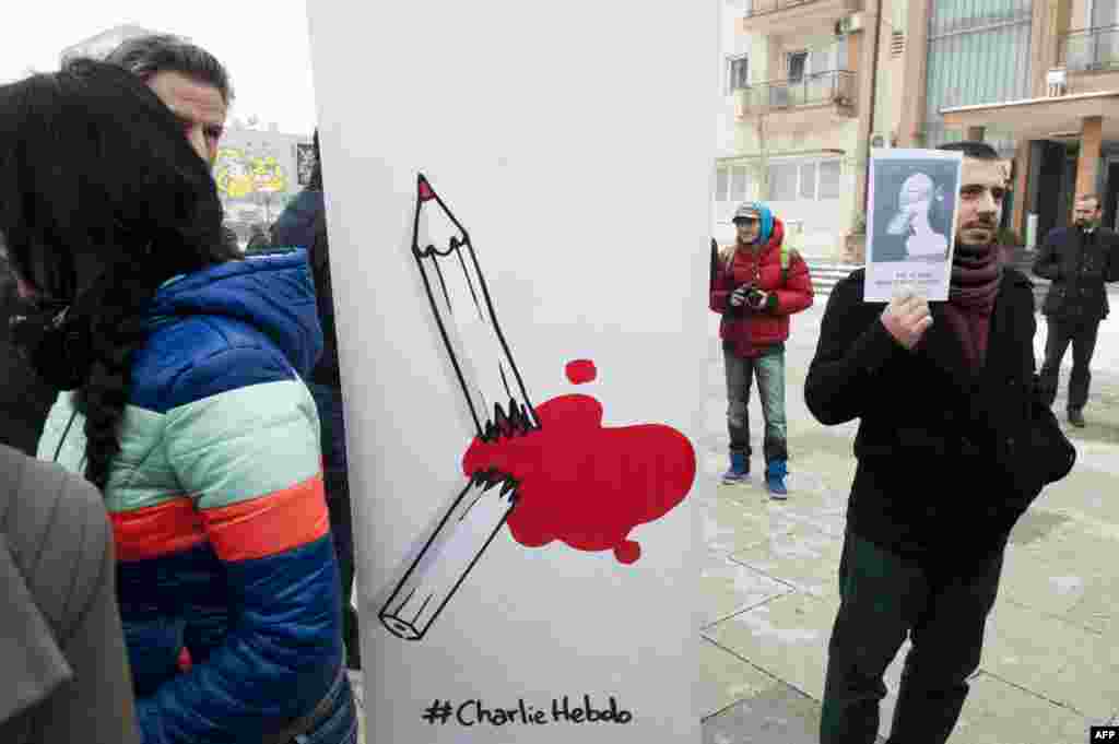 Акция памяти погибших в результате нападения на редакцию&nbsp;​Charlie Hebdo. Косово, 8 января 2015 года