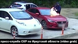 Поджог автомобиля с девочкой