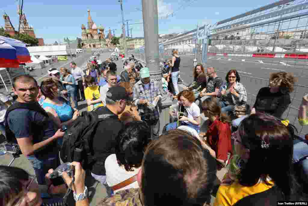 Сто дней после убийства Бориса Немцова. Большой Москворецкий мост, 7 июня 2015 года