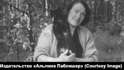 Екатерина Лившиц на даче в Лисьем Носу